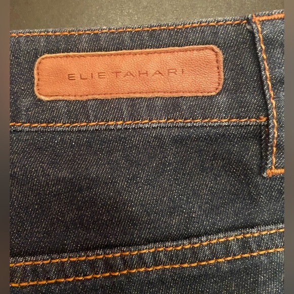 Elie Tahari Woman’s Caitlin Mid Rise Slim Fit Ankle Jean Bottom Zipper Size 6 - Picture 10 of 10